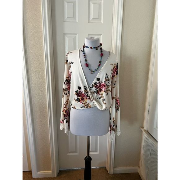 Floral Spring Top - Picture 3 of 3